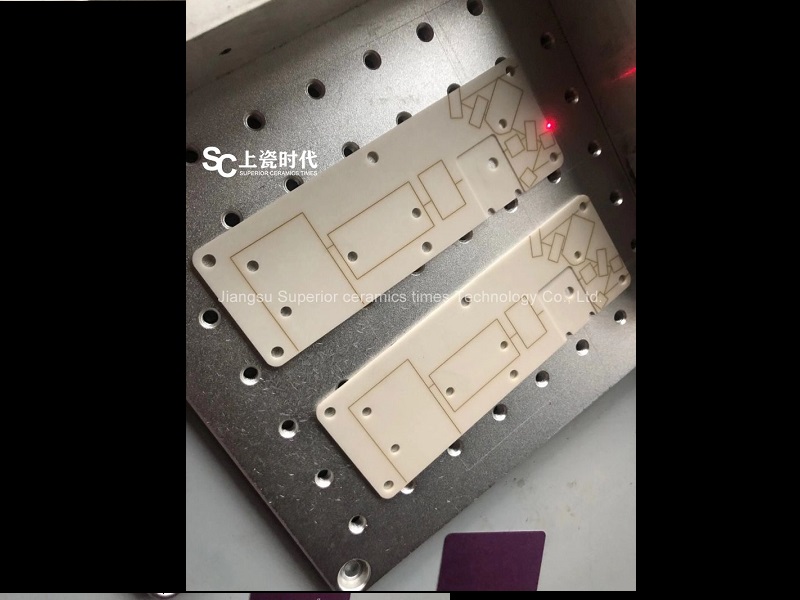 Photovoltaic alumina substrate